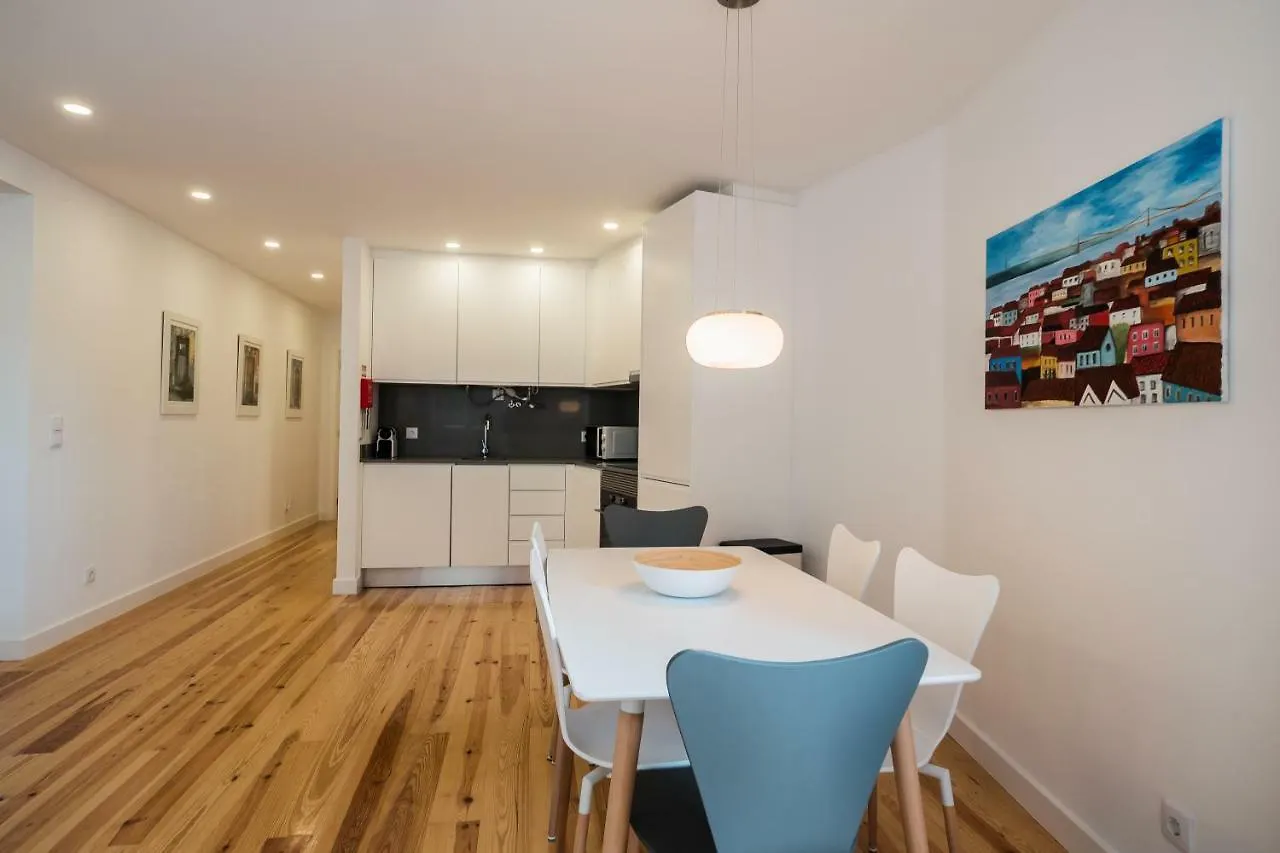 Sunshine House - Exclusive Apartment - Home By The Castle Lissabon Portugal