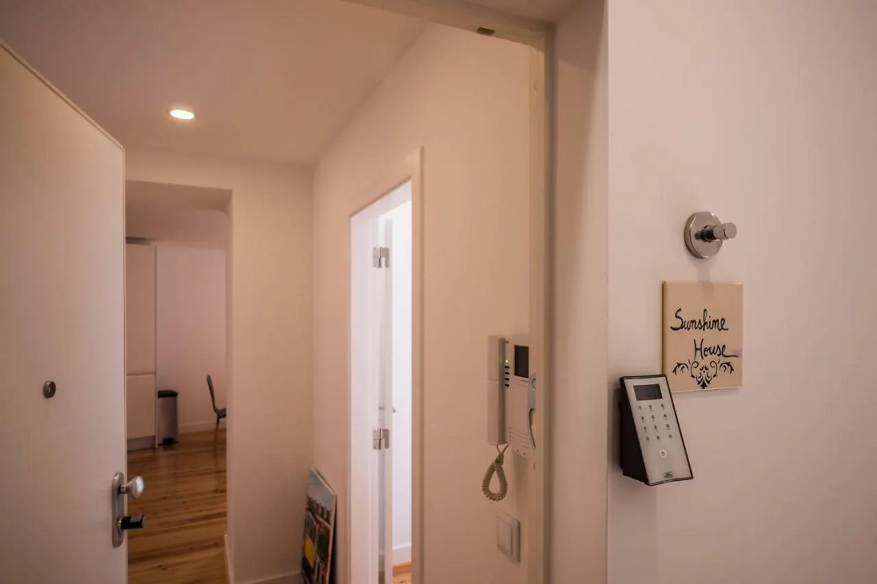 Sunshine House - Exclusive Apartment - Home By The Castle Lissabon