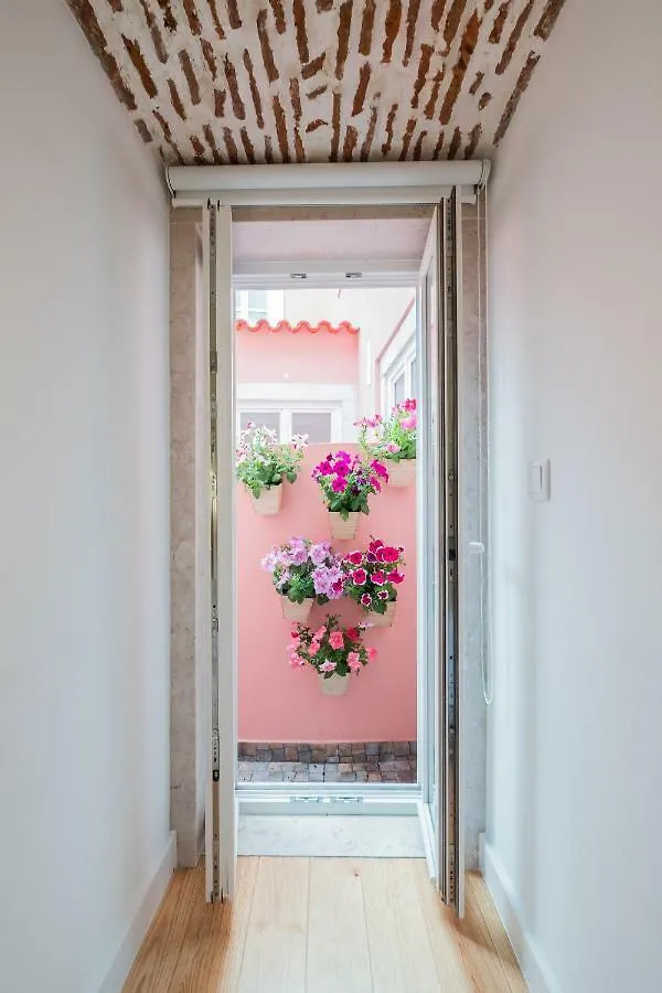 Sunshine House - Exclusive Apartment - Home By The Castle Lissabon