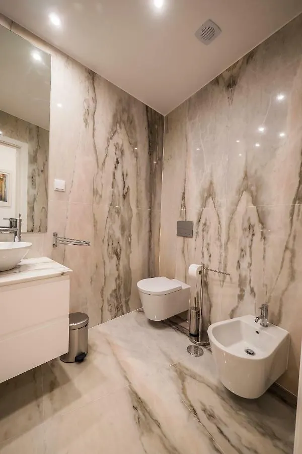Sunshine House - Exclusive Apartment - Home By The Castle Lissabon Portugal