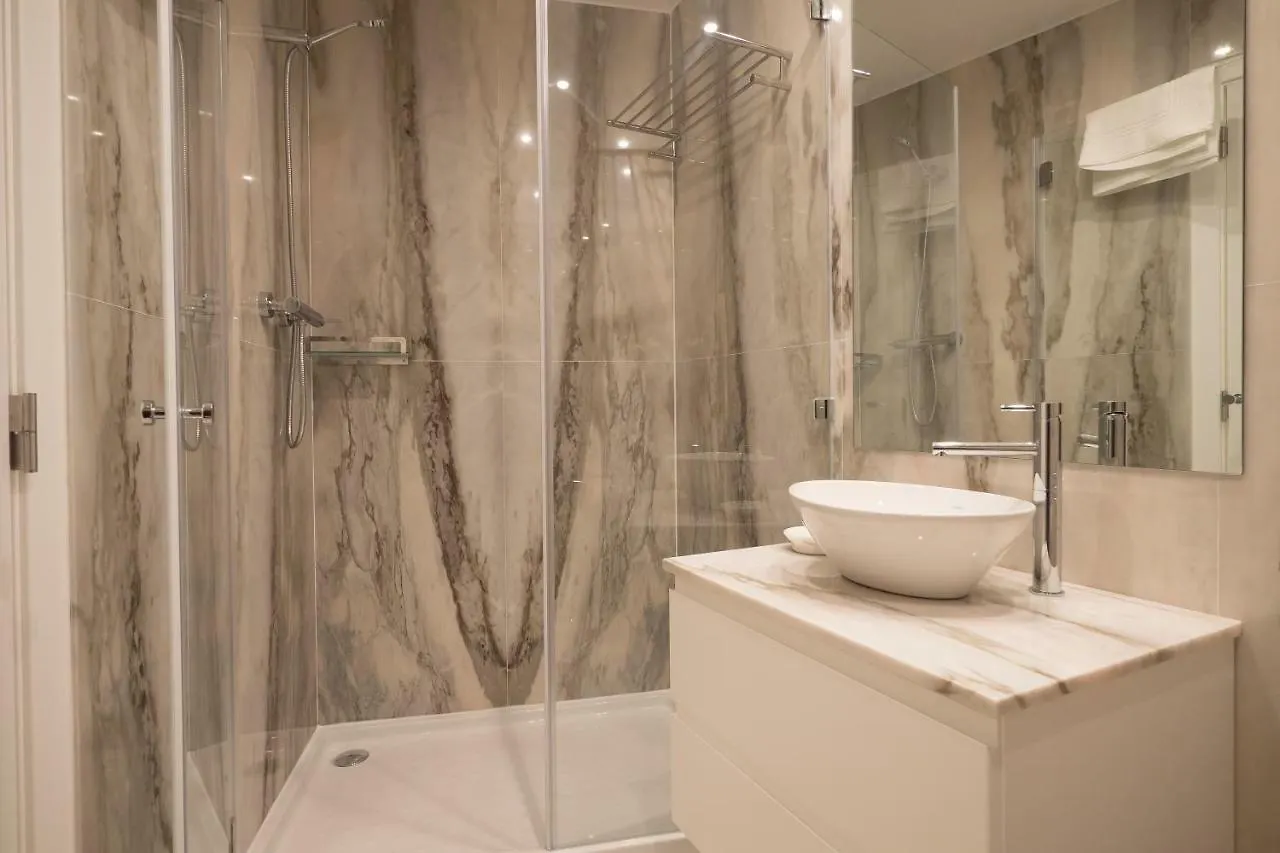 Sunshine House - Exclusive Apartment - Home By The Castle Lissabon